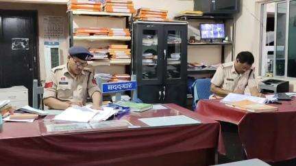 अकलतरा: पिपरसत्ती गांव में महिला को धमकी देकर छेड़छाड़ करने वाले व्यक्ति के खिलाफ दर्ज हुआ केस