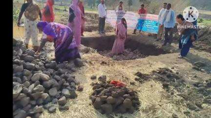 छिंदवाड़ा: जल गंगा संवर्धन अभियान: केवलारी में तालाब का गहरीकरण और कुएं की सफाई