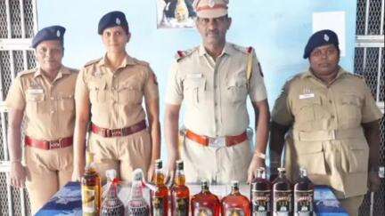 திண்டுக்கல் கிழக்கு: ரயில் நிலையத்தில் மதுபாட்டில்கள் பறிமுதல்