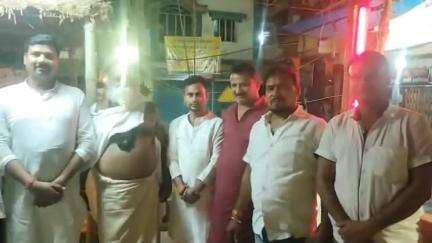 रफीगंज: रफीगंज शहर के थाना गली में प्रसाद वितरण का आयोजन हुआ, 18 मई को निकाली जाएगी कलश यात्रा