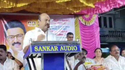 அரக்கோணம்: அரக்கோணத்தில் தமிழ்நாடு அரசின் நாண்காண்டு கால சாதனை விளக்க பொதுக்கூட்டம் முன்னாள் மத்திய இணை அமைச்சர் பங்கேற்பு