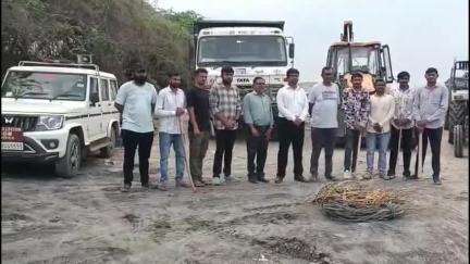 ચોટીલા: ચોટીલા પ્રાંત અધિકારી અને થાનગઢ માલતદાર ની ટીમ દ્વારા   સંયુક્ત દરોડા પાડવામાં આવ્યો 1.25 કરોડ નો મુદ્દામાલ જપ્ત કર્યો