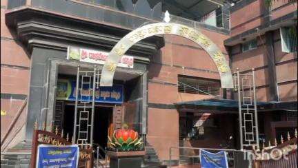 ಶಿವಮೊಗ್ಗ: ದೇಶದ ಭದ್ರತೆ ಹಾಗೂ ಸೈನಿಕರ ಒಳಿತಿಗಾಗಿ ನಗರದ ರಾಘವೇಂದ್ರ ಸ್ವಾಮಿ ಮಠದಲ್ಲಿ ವಿಶೇಷ ಪೂಜೆ
