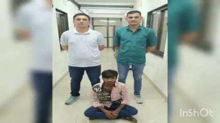 નવસારી: ભાવનગર અલંગ મરીન પોલીસ સ્ટેશન ખાતે લૂંટ વિથ મર્ડરના ગુનાના કામે આરોપીને ઝડપી પાડતી પોલીસ