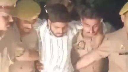 सीतापुर: सदर में ई-रिक्शा लूट करने वाले आरोपियों से पुलिस की मुठभेड़, गोली लगने पर एक आरोपी गिरफ्तार