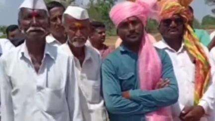 माळशिरस: पुरंदावडे येथील तलावातील पाण्याचे ग्रामस्थ आणि भाजप पदाधिकाऱ्यांकडून जलपूजन