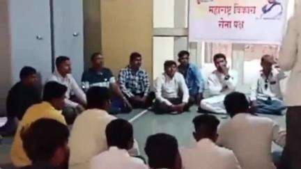माळशिरस: अकलूज येथे महाराष्ट्र विकास सेना पक्षाची पक्षप्रमुख किरण साठे यांच्या उपस्थितीमध्ये पार पडली आढावा बैठक