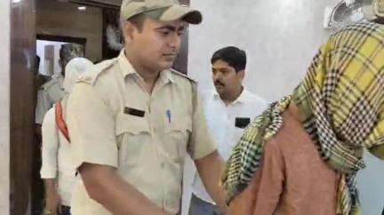 কান্দি: কান্দিতে ৪ টি আগ্নেয়াস্ত্র উদ্ধার! এই ঘটনায় গ্রেফতার ৫