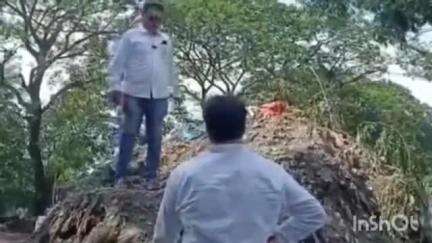ठाणे: ही नालेसफाई नाही हात सफाई आहे, कळवा येथील नालेसफाईवरून ठाणे जिल्हा काँग्रेस प्रवक्ते राहुल पिंगळे