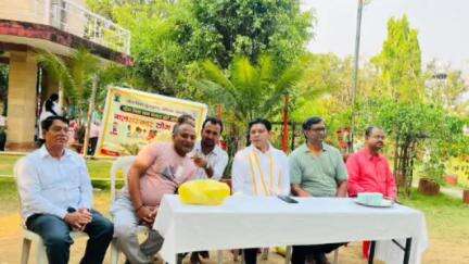 भंडारा: कारधा येथे योग विद्या धामतर्फे आयोजित बालसंस्कार योग शिबिराला खासदार डॉ. पडोळे यांनी दिली भेट