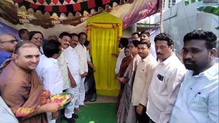 నియోజకవర్గాన్ని సువర్ణ రామచంద్రపురంగా తీర్చిదిద్దుతాం: మంత్రి వాసంశెట్టి సుభాష్