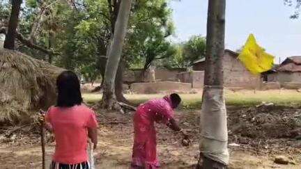 বরাবাজার: জঙ্গল বাঁচাও কর্মসূচির দ্বিতীয় দিনে সেরখাডি থেকে জঙ্গল রক্ষার বার্তা কুড়মি সমাজের জেলা কমিটির প্রাক্তন সভাপতির