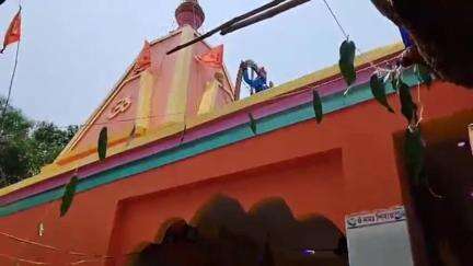 পাঁশকুড়া: সরস্বত্যা গ্রামে পথেশ্বর শিব মন্দিরের  দ্বারোদঘাটন ও অভিষেক অনুষ্ঠানে উপস্থিত পৌরপ্রশাসক