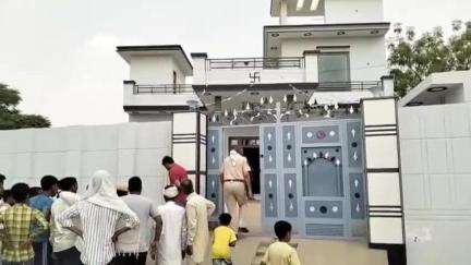 भादरा: बरवाली गांव में दिनदहाड़े एक घर से सोने-चांदी के जेवरात व ₹4 लाख की नकदी हुई चोरी, मौके पर पहुंची पुलिस