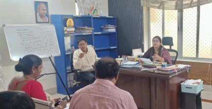 నిర్మల్: ధాన్యం కొనుగోలు కేంద్రాలు సజావుగా నిర్వహించాలి:జిల్లా కలెక్టర్ అభిలాష అభినవ్.