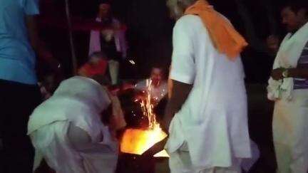 मऊगंज: मउगंज में भारत-पाक युद्ध विराम के पश्चात हवन पूजा पाठ कर की गई भारतीय सैनिकों के लिए प्रार्थना #Operationsindoor