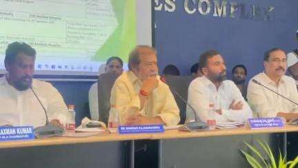 ఆందోల్: వైద్య సేవల బలోపేతంపై సమీక్షా సమావేశంలో పాల్గొన్న మంత్రి దామోదర రాజనర్సింహ