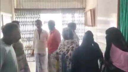 बरहेट: ऊपर बरहेट बीच टोला में खिड़की खोलने को लेकर दो पक्षों में हुई मारपीट, दोनों पक्षों से एक-एक घायल व्यक्ति रेफर