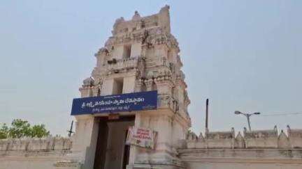 నిర్మల్: కాల్వ గ్రామంలో గల లక్ష్మీ నరసింహ స్వామి ఆలయంలో బ్రహ్మోత్సవ, కళ్యాణ మహోత్సవ వేడుకలకు ఏర్పాట్లు పూర్తి