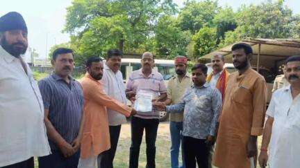 तुलसीपुर: उद्योग व्यापार मंडल तुलसीपुर ने व्यापारी के साथ पुलिस द्वारा दुर्व्यवहार के मामले में क्षेत्राधिकारी को दिया मांग पत्र