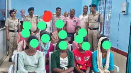 डेहरी: बाल तस्करी का भंडाफोड़, डेहरी ऑन सोन स्टेशन से 12 नाबालिग बच्चियों का रेस्क्यू, एक तस्कर गिरफ्तार