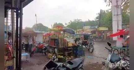 औसा: शहरात धो धो पाऊस; व्यापारीची उडाली धांदल, मात्र उष्णतेपासून मिळाला दिलासा