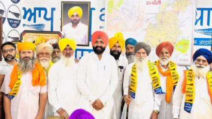 ਪੱਟੀ: ਆਪ ਦੇ ਦਫਤਰ ਪੱਟੀ ਵਿਖੇ ਕਈ ਲੋਕ ਹੋਏ ਆਪ ਵਿੱਚ ਸ਼ਾਮਲ, ਕੈਬਨਿਟ ਮੰਤਰੀ ਨੇ ਕੀਤਾ ਸਵਾਗਤ