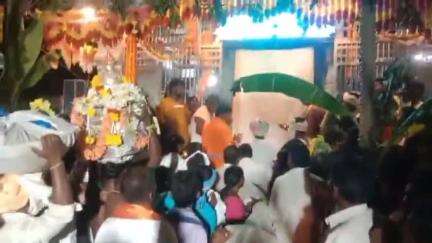 ಮೊಳಕಾಲ್ಮುರು: ಚಿಕ್ಕೋಬನಹಳ್ಳಿ ಗ್ರಾಮದಲ್ಲಿ ಕಂಚೋಬಳೇಶ್ವರ ಸ್ವಾಮಿ ದೇವಸ್ಥಾನ ಉದ್ಘಾಟನೆ, ಕಳಸಾರೋಹಣ