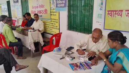 लोहरदगा: चुन्नीलाल स्कूल में सेवा भारती द्वारा 152वां स्वास्थ्य शिविर का किया गया आयोजन, 37 लोगों ने निःशुल्क जांच कराई
