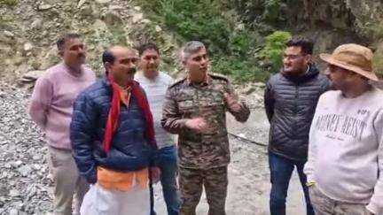 धारचूला: सड़क परिवहन मंत्री ने आदि कैलाश, ओम पर्वत भ्रमण के दौरान BRO द्वारा निर्माणाधीन ज्योलिंगकोंग सड़क का किया निरीक्षण