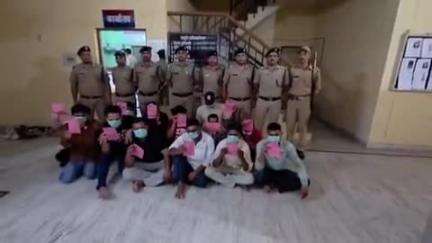 जसपुर: कोतवाली पुलिस ने 13 आरोपियों को सार्वजनिक स्थानों पर शराब पीते हुए किया गिरफ्तार