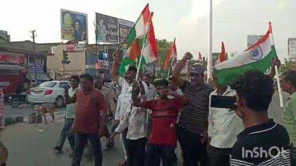 મોડાસા: AAP ના કાર્યકરોએ શહેરના ચાર રસ્તા ખાતેથી તિરંગા યાત્રા યોજી #OperationSindoor