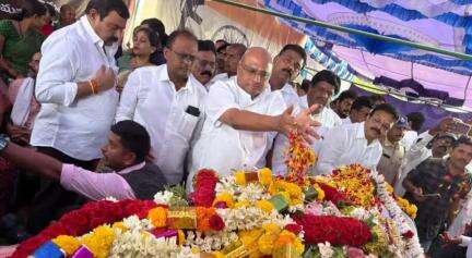 గుంటూరు: వీర జవాన్ మురళి నాయక్ పార్థివ దేహానికి నగర మేయర్ నివాళి  #operationsindoor