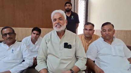हिसार: हिसार सांसद जयप्रकाश ने PWD रेस्ट हाउस में प्रेस वार्ता की, हरियाणा में पानी की कमी के लिए सरकार को जिम्मेदार ठहराया