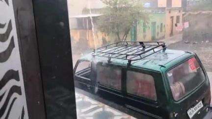 सिल्लोड: सिल्लोड तालुक्यात जोरदार वाऱ्यासह पावसाची हाजरी डिग्रज येथे आसमानी वीज पडल्याने बैल दगावला