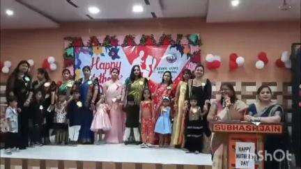 कुरावली: कुरावली नगर के जैन भवन में मदर्स डे पर आयोजित कार्यक्रम में बच्चों और मां को किया गया पुरस्कृत