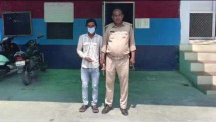 लक्सर: पुलिस ने कोतवाली क्षेत्र से निहंदपुर सुठारी गाँव निवासी 1 अभियुक्त को अवैध चाकू के साथ किया गिरफ्तार
