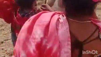 जलालपुर: धवरुआ गांव में जमीनी विवाद को लेकर दो पक्षों में मारपीट का वीडियो सोशल मीडिया पर हुआ वायरल