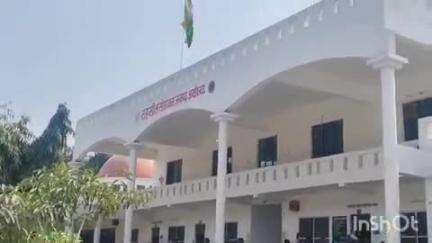 सोहावल: सोहावल तहसील में हल्कालेखपाल पर खेत में जबरिया चकमार्ग निकालने की शिकायत एसडीएम से की गई