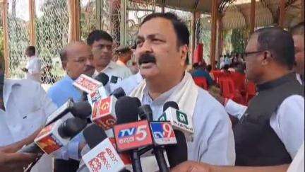ಹುಬ್ಬಳ್ಳಿ ನಗರ: ಪಾಕಿಸ್ತಾನ ತನ್ನ ನರಿ ಬುದ್ದಿ ತೋರಿಸಿದೆ:ನಗರದಲ್ಲಿ ಶಾಸಕ ಮಹೇಶ್ ಟೆಂಗಿನಕಾಯಿ