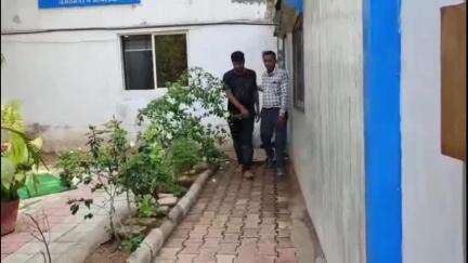 હિંમતનગર: રાજસ્થાનમાંથી ગુજરાતમાં ભારતીય બનાવટના ઇંગ્લિશ દારૂની હીરાફેરી કરતા ઇસમોને પોલીસે ઝડપી પાડ્યા,, 12 લાખથી વધુનો મુદ્દામાલ