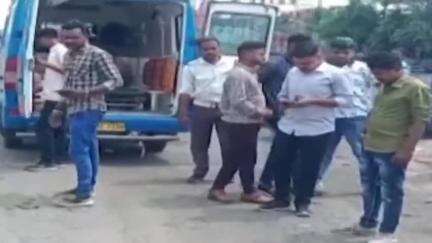 કરજણ: અજાણ્યા વાહને બાઇક ચાલકને અડધી લેતા એક યુવતીનુ ઘટના સ્થળે મોત અન્ય યુવતી ની સારવાર અર્થે ખસેડાઈ બાઈક ચાલકનો આબાદ બચાવ
