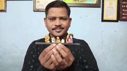 ଛତ୍ରପୁର: ବିଶ୍ବ ମାତୃ ଦିବସ ଅବସରରେ ବ୍ରହ୍ମପୁରରେ ଆଇସକ୍ରିମ୍ କାଠିରେ ୫ଟି କଳାକୃତି ତିଆରି କଲେ ବାଲୁକା ଶିଳ୍ପୀ ସତ୍ୟ ମହାରଣା