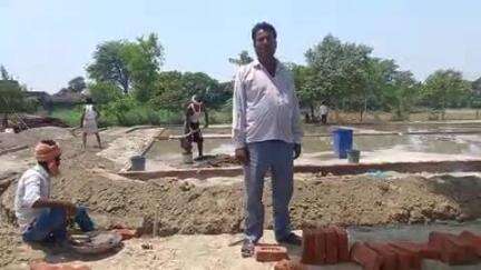 फुलवरिया: जनता बाजार में मुखिया की देखरेख में बन रहा आधुनिक खेल मैदान, पंचायत के युवाओं को मिलेगा सीधा लाभ