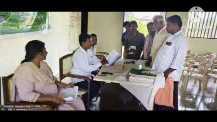 మధిర: భూభారతి చట్టాన్ని భూమి ఉన్న ప్రతి ఒక్కరు వినియోగించుకోవాలి: బోనకల్‌ మండలంలో కలెక్టర్ శ్రీనివాస్ రెడ్డి