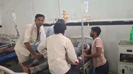 छतरपुर नगर: टपरियन में पनिहारी पुल के समीप दो बाइकों के बीच हुई टक्कर, एक व्यक्ति गंभीर रूप से हुआ घायल