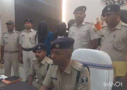 काराकाट: काराकाट थाना क्षेत्र के इटवा गांव से पुलिस ने दो सोपारी किलर को किया गिरफ्तार, एसपी रोहतास ने दी जानकारी