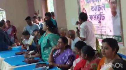 গাইঘাটা: বনগাঁ সাংগঠনিক জেলা মহিলা তৃণমূল কংগ্রেসের পক্ষ থেকে আজ ধর্মপুর ২ অঞ্চলে আঁচল কর্মসূচি