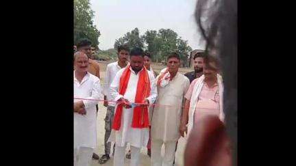दरौली: पचबेनिया गांव में पीपीएल क्रिकेट टूर्नामेंट का उद्घाटन, भाजपा जिला प्रवक्ता ने किया फीता काटकर