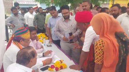 सुमेरपुर: आमजन की समस्या को लेकर मंत्री कुमावत ने प्रशासनिक अधिकारियों को लगाई फटकार, कहा- काम कीजिए वरना रवाना हो जाइए